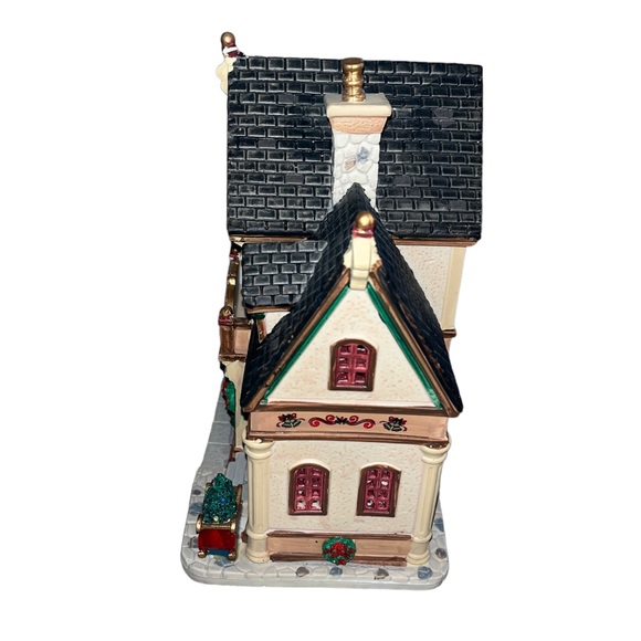 Lemax Christmas Village Noel’s Christmas Shoppe 2016 Lights Up EUC - Picture 6 of 9